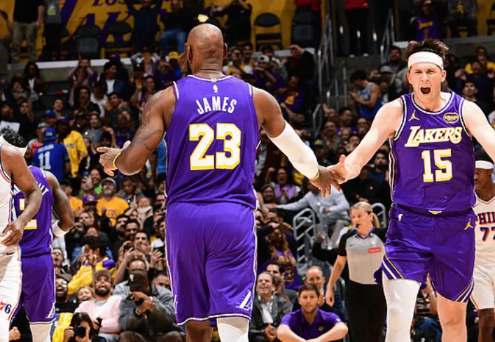 球友会官网-詹姆斯前三节9中2得到7分2板8助，末节8中5得到10分2板2助