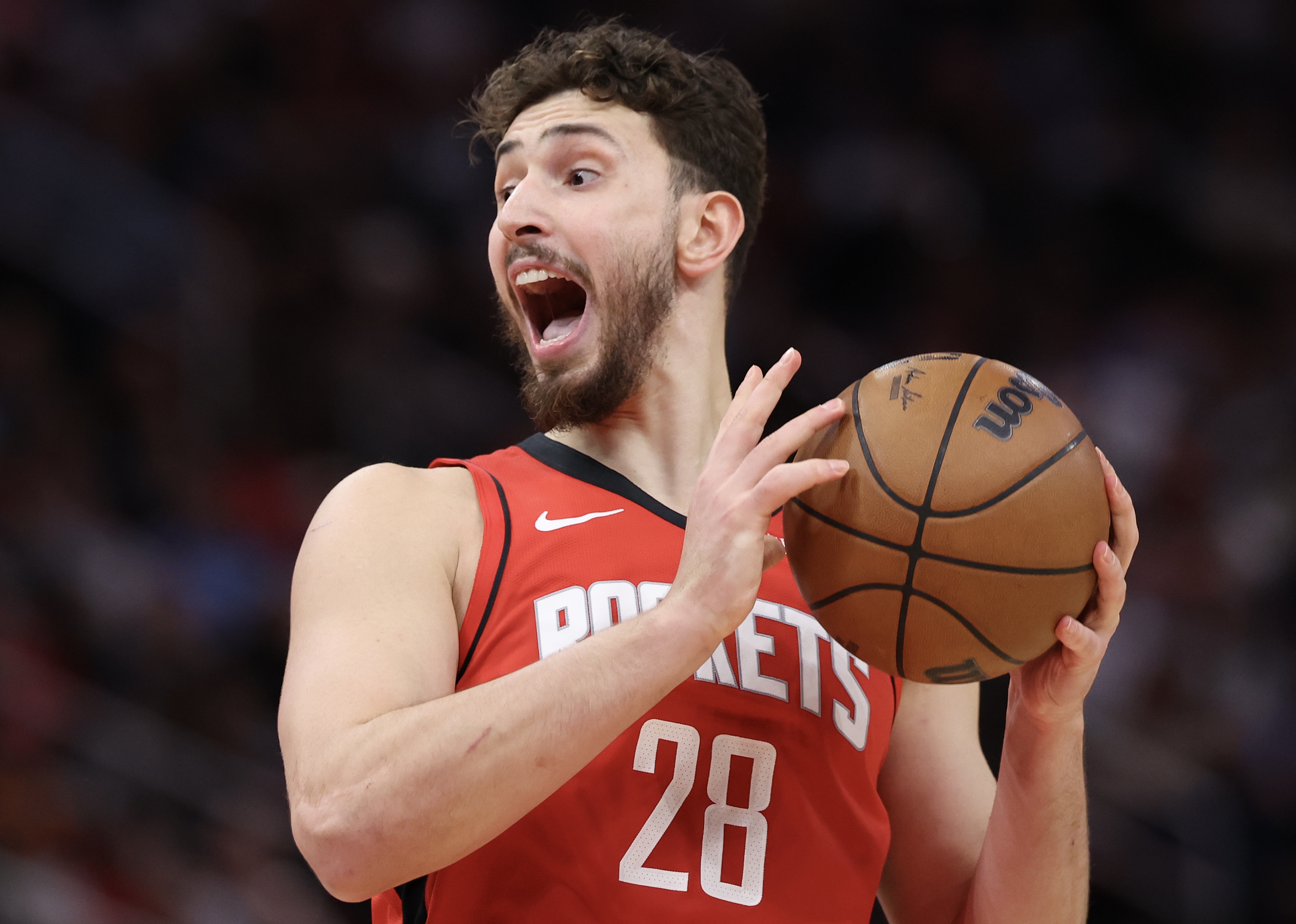 qyh-对手挡拆让自己去防后卫？申京：我知道自己能防住 但没足够努力