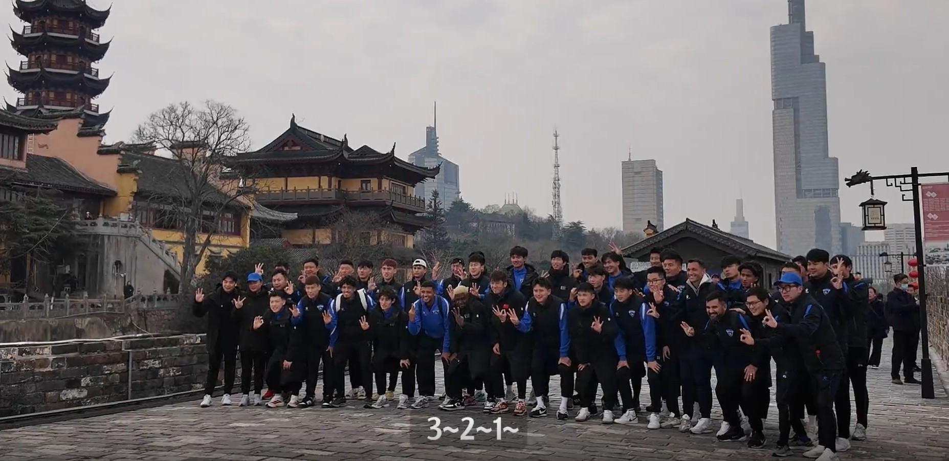球友会体育-“领略南京城墙的防守艺术”，南京城市组织集体登城墙活动