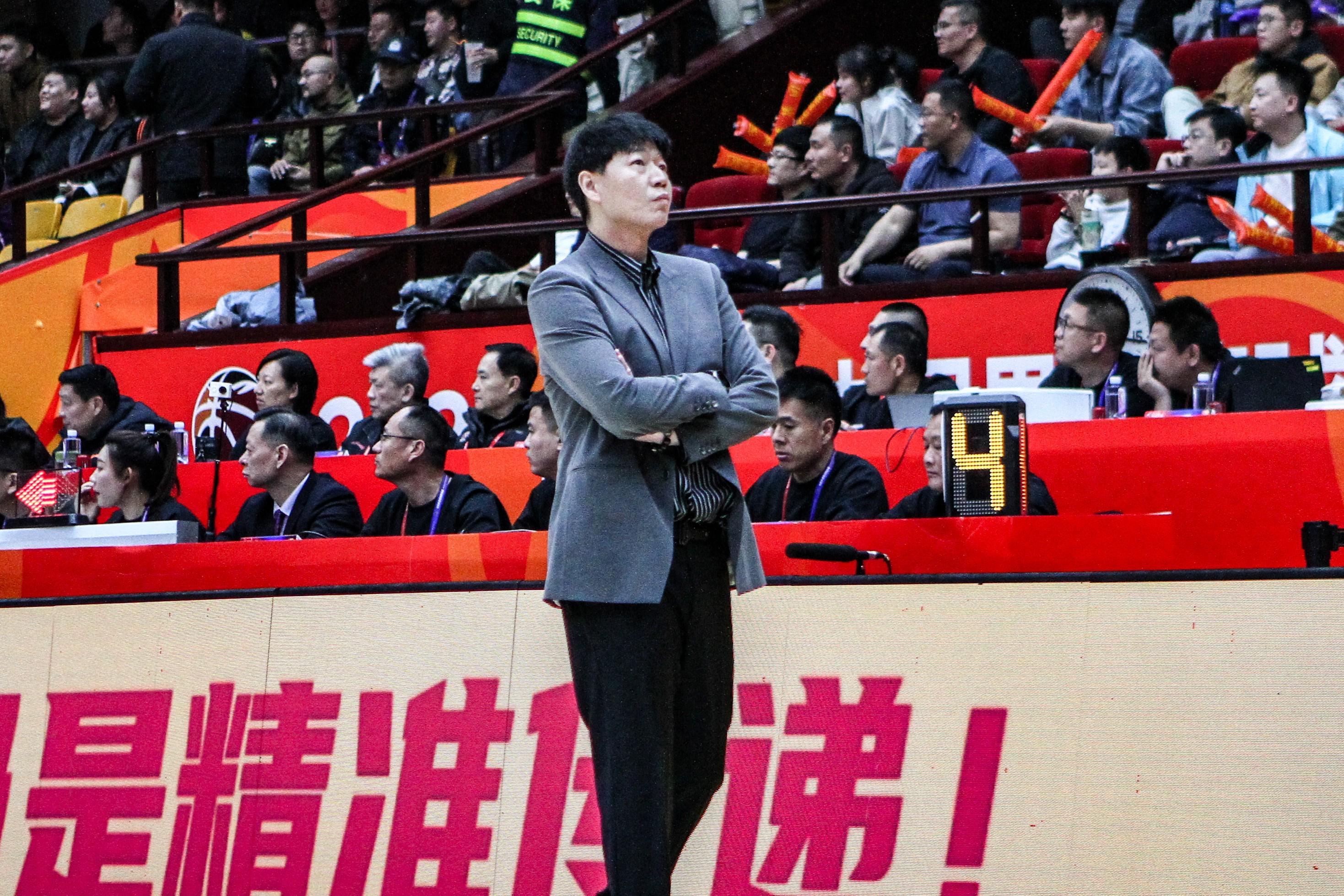 qyh-山东男篮主场迎战浙江，内外线对决看点十足，期待克里斯持续爆发