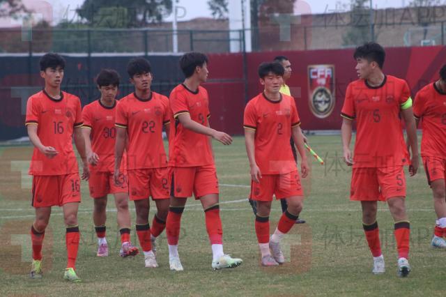 球友会官网首页-完整阵容亮相！贾伟伟建功 U19国青1比0取胜乌兹